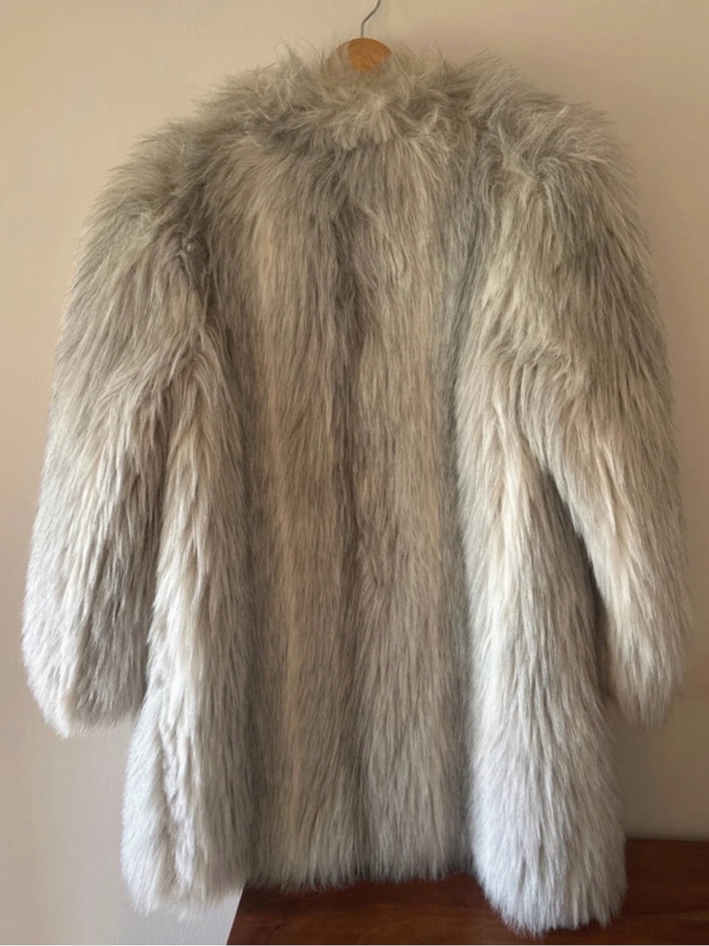 Vintage Cream Faux Fur Coat - Women's Jacket & Coats Capes - Picture 4 of 10